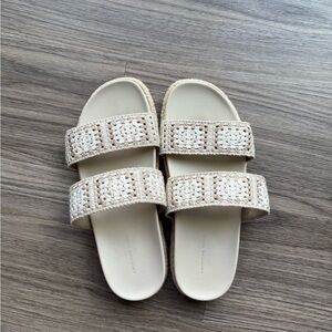 American Eagle Outfitters Cream and Tan Crochet Sandals - Size 8 - NWOT